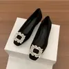 Sapatos Femininos de Salto Grosso com Fivela Quadrada de Strass Francês Decotados 2026 Outono Novo Estilo Combinam com Saia Sapatos Gentis para Noite