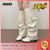 Botas femininas de cano alto estilo retrô de nicho, novo estilo outono 2026, bico fino, fivela de cinto, botas de montaria de tubo alto