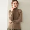 Suéter de Cashmere de Cor Pura Novo para Outono e Inverno para Mulheres com Gola de Pelo, Visual Solto Emagrecedor Suéter Curto Tricotado com Borda Enrolada com Camisa Básica