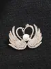 Broche de Cisne com Diamantes, Elegante e Elegante, Broche Versátil de Liga com Pérolas para Mulheres, Joia de Alfinete Anti-Exposição para Roupas Femininas