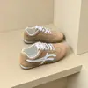 Zapatillas de entrenamiento alemanas de moda estilo coreano para mujer, finas y transpirables para primavera/verano, zapatillas blancas versátiles, de suela plana, a la moda, estilo popular en línea y zapatos casuales