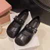 Sapatos Mary Jane Planos Foscos Estilo Francês para Mulheres, Lançamento Primavera 2026, Fivela Retro Versátil para o Dia a Dia, Sapatilhas com Tachas