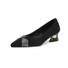 Sapatos rasos pretos de bico fino com strass para mulheres, salto alto, novo estilo outono 2026, salto grosso, sapatos de trabalho confortáveis de salto médio-baixo