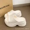 Novas Pantufas de Solado Grosso para Mulheres 2026, Aumento de Altura de 8cm, Modelo Popular Online, Sapatos para Escada para o Verão, Eva Antiderrapante e Resistente a Odores