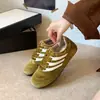Moda veludo casual 2026 versão coreana novos tênis esportivos de outono para treinamento alemão, sapatos Forrest Gump de sola plana, tênis femininos com cadarço
