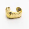 Pulsera Abierta de Estilo Minimalista Europeo y Americano con un Toque de Lujo, Irregular y Única para Hombres y Mujeres, Lujo Ligero, Joyería Simple y de Moda