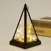 Lámpara de Iceberg Navideña Lámpara Triangular Lámpara de Velas Digitales Luz Nocturna Portátil Lámpara de Queroseno de Halloween Lámpara de Viento Decorativa