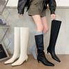 Botas Lazy Style Blancas Cremosas de Caña Alta con Tacón Grueso y Tacón Medio, Cuadrado Pequeño, sin Cremallera, de Manga para Mujer