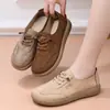 Zapatos planos casuales cómodos de primavera y otoño para mujeres de mediana edad y mayores, zapatos de slip-on poco profundos para damas, nuevo modelo antideslizante