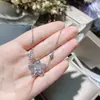 Versa Glf Collar Nuevo Sonrisa de Cinco Flores para Mujer Chapado en Oro Diamante de Circonio Micro Cadena de Clavícula Elegante Lujo Ligero Gama Alta