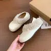 Medias zapatillas de punta cerrada zapatillas de moda botas de nieve 2026 para uso exterior con forro polar otoño e invierno nuevo estilo Birkenstock para personas bajas zapatos peludos