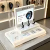 Suporte de Exibição Personalizado de Acrílico para Smartwatch à Prova d'Água Suporte de Mesa para Loja de Produtos Digitais 3C Feito Sob Medida