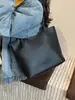 Bolso de Hombro Retro Transfronterizo 2026 Nuevo de Nicho Casual Versátil para Mujer, Gran Capacidad para el Trabajo, Bolso de Mano Versátil