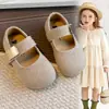 Zapatos Pequeños de Cuero con Tejido Hueco Estilo Coreano para Niñas 2026 Primavera Verano Nuevos Suela Suave Transpirables Zapatos de Princesa Versátiles para Niños Zapatos de Una Sola Pieza