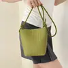 Bolso tejido de verano súper elegante para mujer, nuevo estilo coreano 2026, bolso cruzado de alta gama vintage de nicho para teléfono