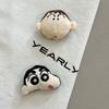 Muñeca de felpa de dibujos animados, crayón pequeño, muñeca nueva, broche, pequeño kwai, pequeña mochila blanca, pasador decorativo, calcetines, ropa, accesorios DIY