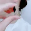 Pendientes de Cristal con Forma de Rombo Doble 2026 Nuevos de Moda Celebridad de Internet Versátiles Pendientes de Perla con un Toque de Lujo de Alta Gama
