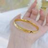 Pulsera de Cerezo Dorado con el Mismo Estilo de Gold Store para Mujer, Oro Arena, Brillante Explosivo, Anillo Liso, Pulsera Sólida