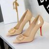 8351-K202 Zapatos de Tacón Alto Franceses para Mujer, Boca Baja, Hebilla Metálica de Pedrería a la Moda y Versátil, Tacón de Aguja, Punta Fina, Zapatos de Charol