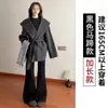 Calça de Terno Flare Preta para Mulheres, Novo Estilo Outono/Inverno 2025, Petite, Forrada com Lã, Engrossada, Cintura Alta, Emagrecedora, Calça Flare Casual