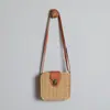 2026 Verano Nuevo Estilo Bolso Tejido de Paja Portátil Simple Estilo Coreano Versátil Bolso Cuadrado Pequeño Bolso de Hombro de Ratán Tejido para Mujer Monedero
