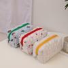 Estilo Japonés Oso Suave Crema Bolsa de Lápices Acolchada Floral Bolsa de Almacenamiento para Cosméticos y Artículos Varios Bolsa Pequeña Portátil para Viaje