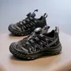 Tenis para niños transpirables zapatos de malla para niños estilo verano 2025 zapatos casuales guapos zapatos para correr versátiles de suela blanda para niñas