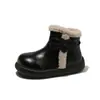 Botas de piel para niña cálidas con felpa 2026 invierno nuevas botas cortas de princesa de pelo para niños suela suave lazo botas de algodón