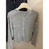Cardigan de punto con capucha y cremallera a rayas versátil estilo retro clásico de moda cacahuete principios de otoño 11552