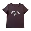 Camiseta de Manga Corta con Cuello Redondo, Hombro Normal, Corte Ajustado Ligeramente Cónico, Patrón de Trébol de Cuatro Hojas, Algodón Peinado de Alta Calidad, Estilo Retro Americano H053111