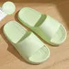 Chinelos femininos verão 2025 novo estilo interno casa antiderrapante sola macia eva casal doméstico silencioso chinelos frescos masculinos