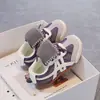 Zapatillas de Entrenamiento para Niñas Estilo Alemán con Bloques de Color Retro Otoño 2026 Nueva Moda Versátiles Zapatillas para Niños con Tapa Abatible y Suela Suave