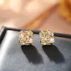 Collar de Zirconia de Lujo Ligero de Tendencia en Tiktok para Mujer, Diseño de Nicho, Exquisitos Pendientes Versátiles de Temperamento y Cadena para Clavícula Set al por Mayor