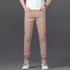 Jeans Cropped Masculino de Alta Qualidade de Hong Kong, Novo Estilo Outono, Preto Puro, Slim Fit, Perna Reta, Calça Casual Stretch Tendência para Homens