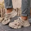 Zuecos Gruesos Nuevos de Verano para Hombre, Ropa Casual Exterior para Hombre, Sandalias de Playa Antideslizantes de Suela Blanda de Moda y Versátiles
