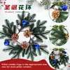 Guirlanda de Natal Artificial Mais Vendida na Amazon Transfronteiriça com Bolas Galvanizadas e Pinhas, Decoração de Porta para Feriados, Guirlanda com Suporte para Velas