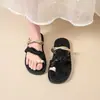 Sandalias para mujer de estilo francés súper elegantes, resistentes al exterior, nuevas sandalias casuales de playa para verano 2026, chanclas planas