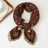 Bufanda Pequeña de Seda Cálida y Elegante Versátil para Otoño e Invierno para Mujer, Popular Estilo Nuevo 2025, Combinable con Ropa, Chal, Pañuelo Cuadrado, Bufanda para el Cuello