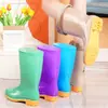 Botas de lluvia de caña media gruesas resistentes al desgaste moda femenina botas de lluvia impermeables forradas de polar zapatos de agua para mujer antideslizantes trabajo zapatos de goma suave botas de agua mujer