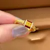 Anillo de cobre bañado en oro vietnamita, estilo familia Zhou, serie "Chuanxi", incrustado con diamantes, esmalte, carácter rojo "Felicidad", diseño de diamantes, venta al por mayor