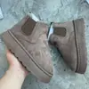 Botas de Neve Grossas com Forro de Lã para o Inverno de 2025 para Mulheres, Estilo Novo com Couro e Pelo Integrados, Sapatos Quentes de Algodão com Solado Grosso