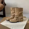 Botas Curtas Aumentadoras de Altura Interna 8cm~ Outono/Inverno 2026 Design Emagrecedor Sentido de Design Sola Grossa Botas de Calça Commuting Casual Botas de Cano Médio Femininas