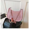 Bolsa Transversal Pequena Quadrada Casual Estilo Coreano da Moda Deste Ano 2025 Inverno Nova Cor Sólida Delicada de Axila para Mulheres