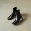 Botas de tornozelo brancas com bico quadrado e salto grosso para mulheres, nova coleção outono/inverno 2026, design simples e elegante, efeito emagrecedor, versátil, com zíper traseiro