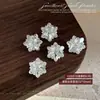 Nuevos Accesorios para Uñas Tendencia Copo de Nieve Transparente Punta de Diamante Fondo Puntiagudo Diamante Irregular Brillante Tridimensional Decoración de Uñas de Año Nuevo