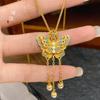 Colgante de borla de perla y mariposa con diseño de mariposa de ensueño profundo, estilo dorado arena, estilo vintage, ligero y lujoso, para mujer
