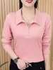 Moda occidental nueva primavera y otoño color liso solapa manga larga camiseta bordado para mujer top base fino