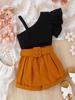 Traje Nuevo de Primavera y Verano Europeo y Americano para Niñas Conjunto de Tres Piezas Top con Tirante Cruzado y Manga Volante + Shorts + Cinturón para Niños Pequeños y Medianos