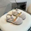Sandalias Cerradas para Niña 2026 Verano Nuevo Estilo Coreano Caladas Zapatos de Bebé Elegantes Tejidas con Suela Suave Zapatos de Princesa para Niñas Pequeñas