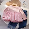 Camiseta de base feminina estilo coreano moda botão de florzinha bebê primavera e outono fofa todas as combinações manga longa blusa de renda da moda